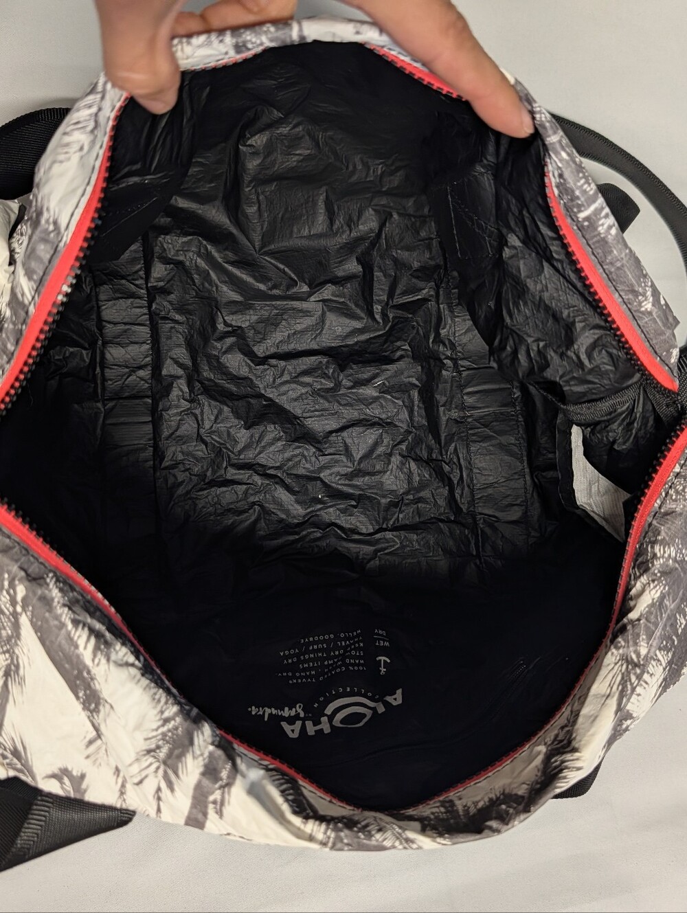 ALOHA Collection Black & White Palm-Print Travel Duffel with Red Trim - Picture 10 of 15